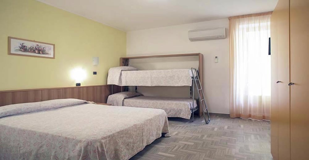 Hotel Ester Safer — 3