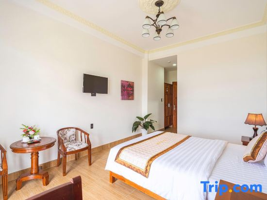 Deluxe Double room (full double bed)