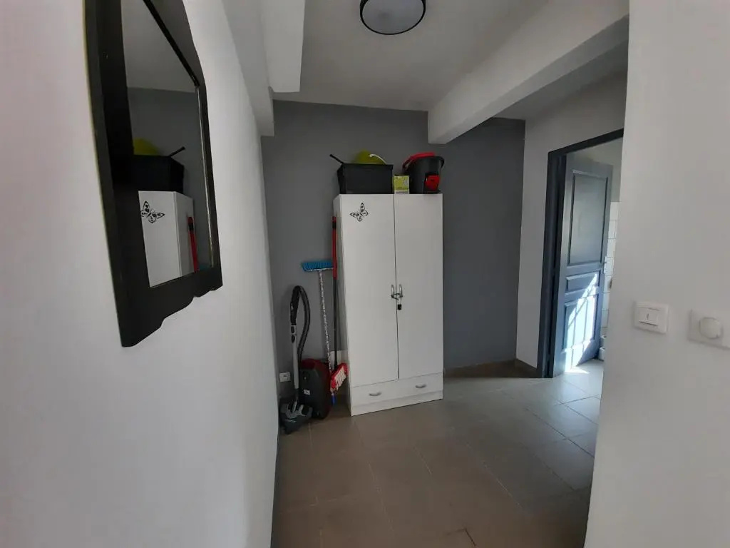 Afficher la photo 7 — Superbe appartement F2 neuf : terrasse, barbecue.