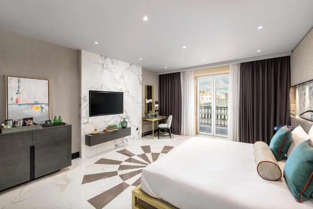 Standard Double room with balcony (full double bed)