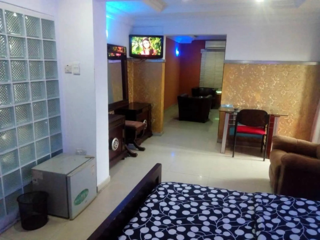 Theodawn Hotels at Suite 29 — 4