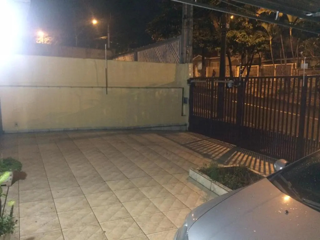 Casa Familiar em Campinas com 2 Quartos, 1 banheiro, 1 vaga para carro