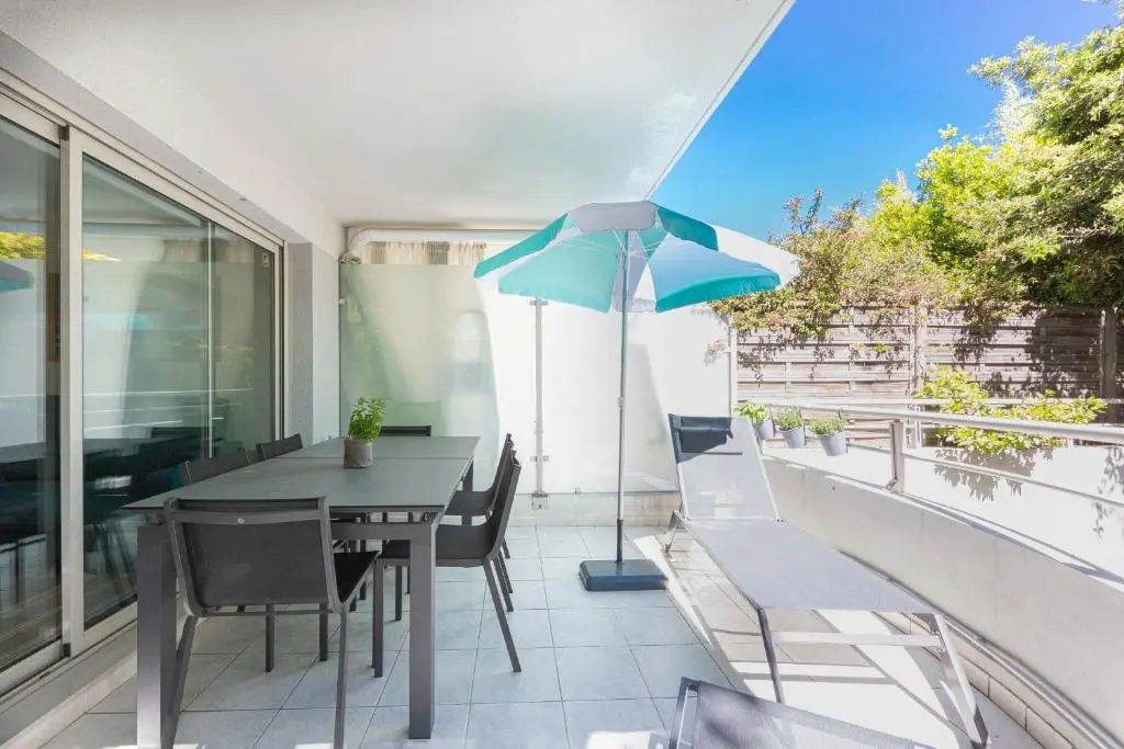 BNB RENTING 2 bedrooms near the beach 300 meters