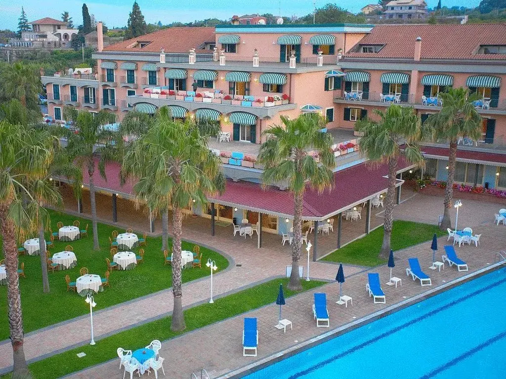 Hotel photo 12