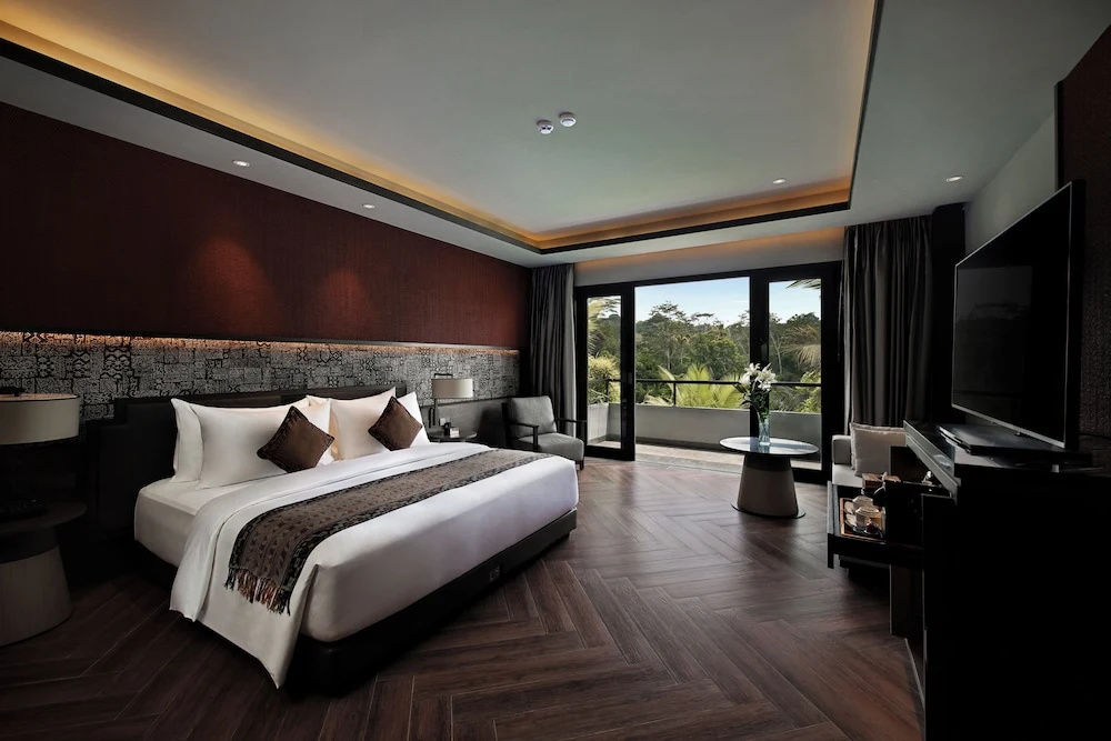 Deluxe Suite with view