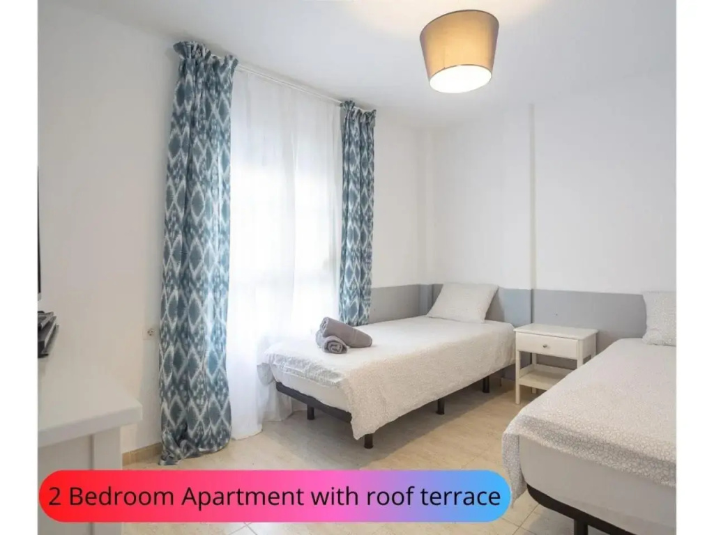 Two properties Desirable Rooftop Terrace in 2 Bedroom apartment with WiFi OR 3 Bedroom one floor Studio Apartment, WiFi, No Terrace, Callao Salvaje, Tenerife