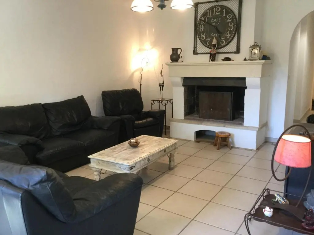 Voir la photo 2 — Agréable Maison de Vacances avec Piscine Privée, située à Robion au cœur du Luberon, avec une jolie vue, 8 personnes, LS2-293 PASCO
