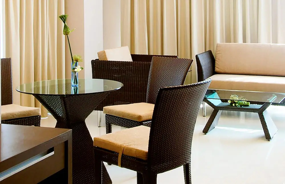 Люкс с балконом в Tara Mantra Cha Am Resort