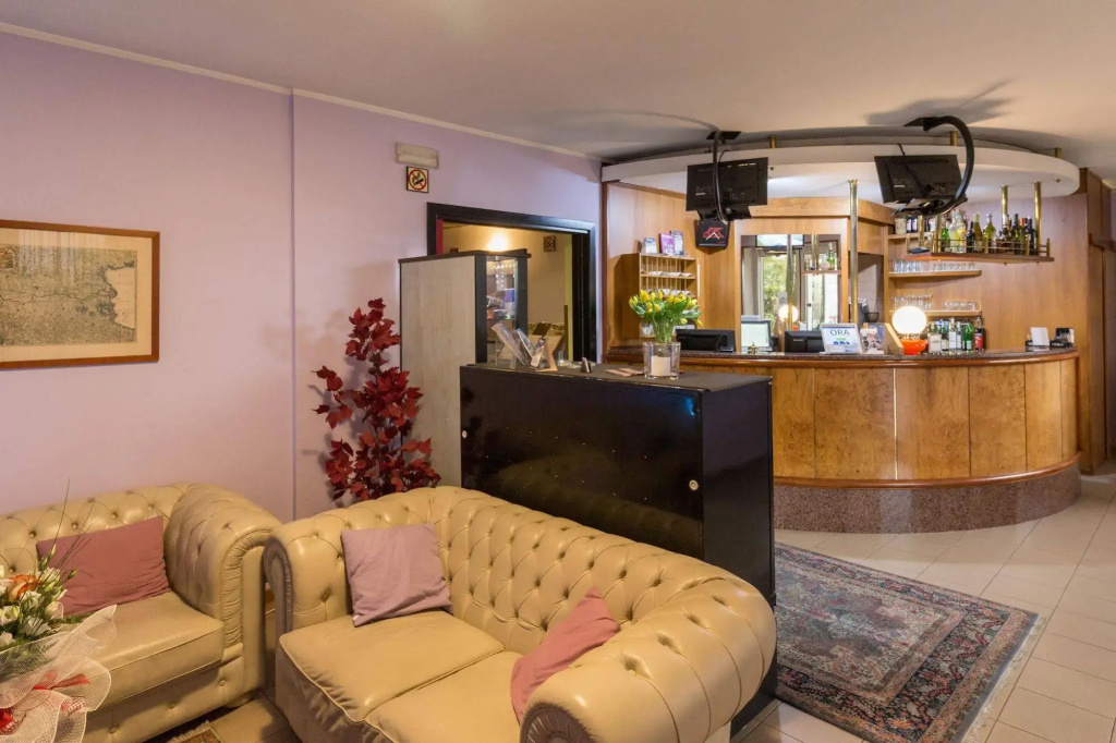 Hotel photo 9