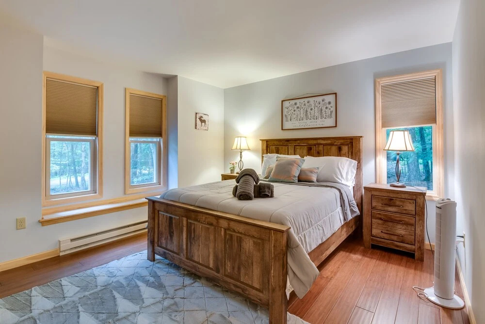 Pocono Lake Retreat w/ Fire Pit: Near Beach!