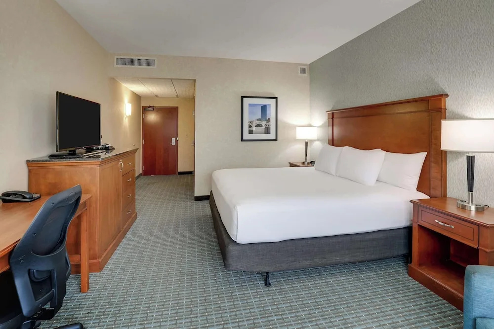 Drury Inn & Suites Grand Rapids - Chambres