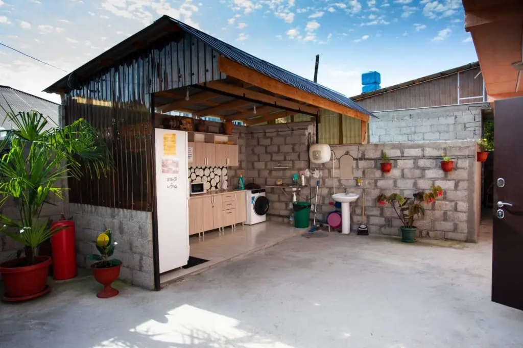 Guest house on Lakoba