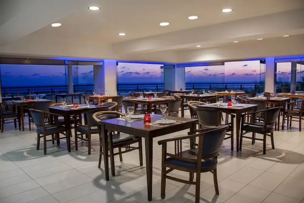 Royal Blue Hotel Paphos - фото 25