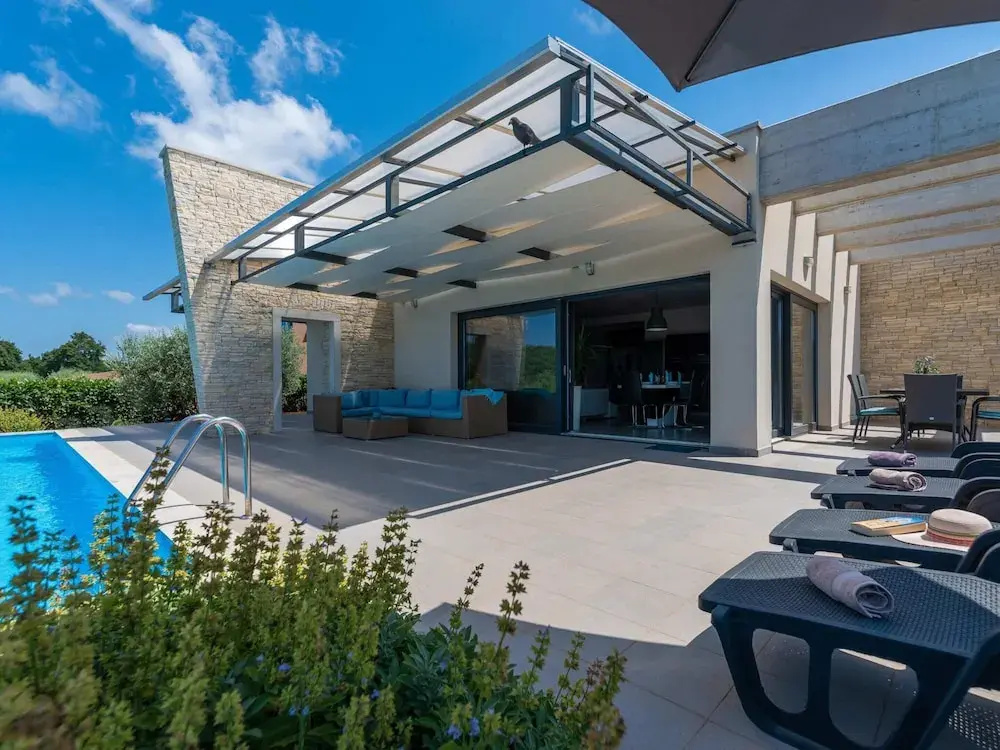Modern Villa With Pool, Covered Terrace and sea View