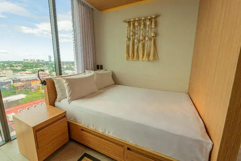 Premium Quadruple room with city view