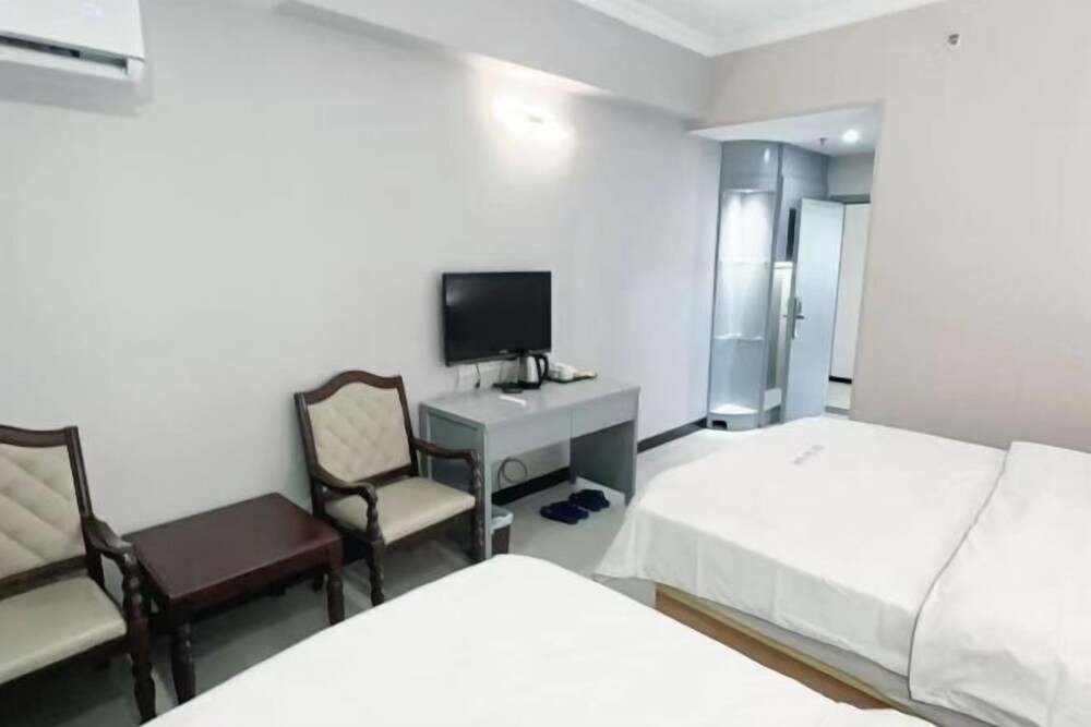 Jinghu Hotel