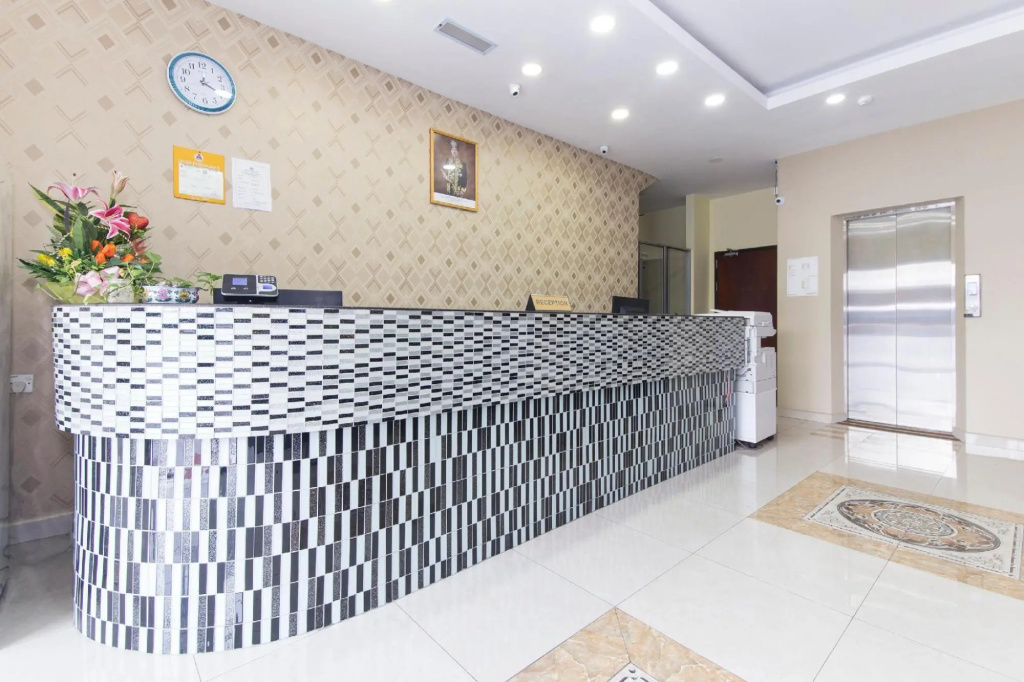 Lobby & Reception