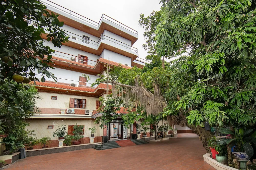 Nam Hai Hotel