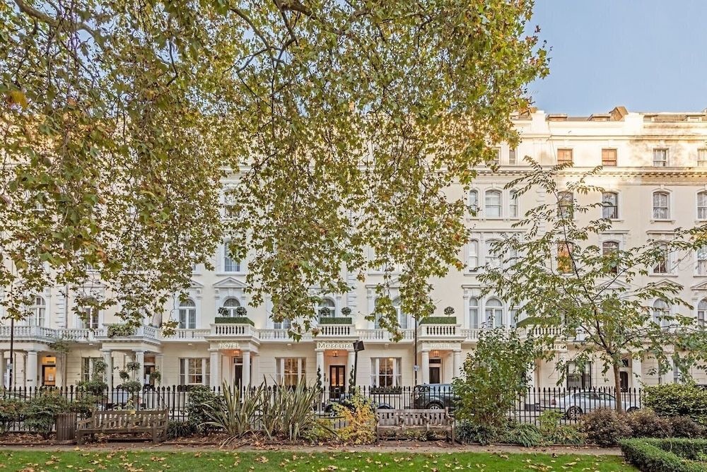 Отель 12 London Street Apartments в Лондоне