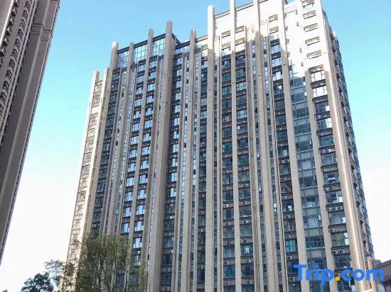 Luoyi Apartment (Fuyang Hengda Lvzhou Shop)