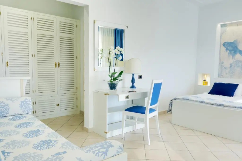Superior Double room with balcony and with sea view (full double bed)