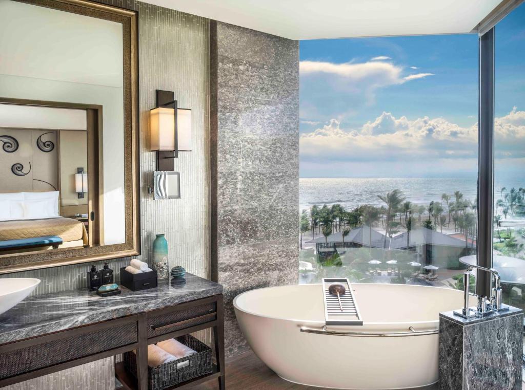 Intercontinental Phu Quoc Long Beach Resort
