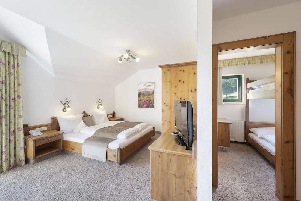 Standard Quadruple Family room with balcony