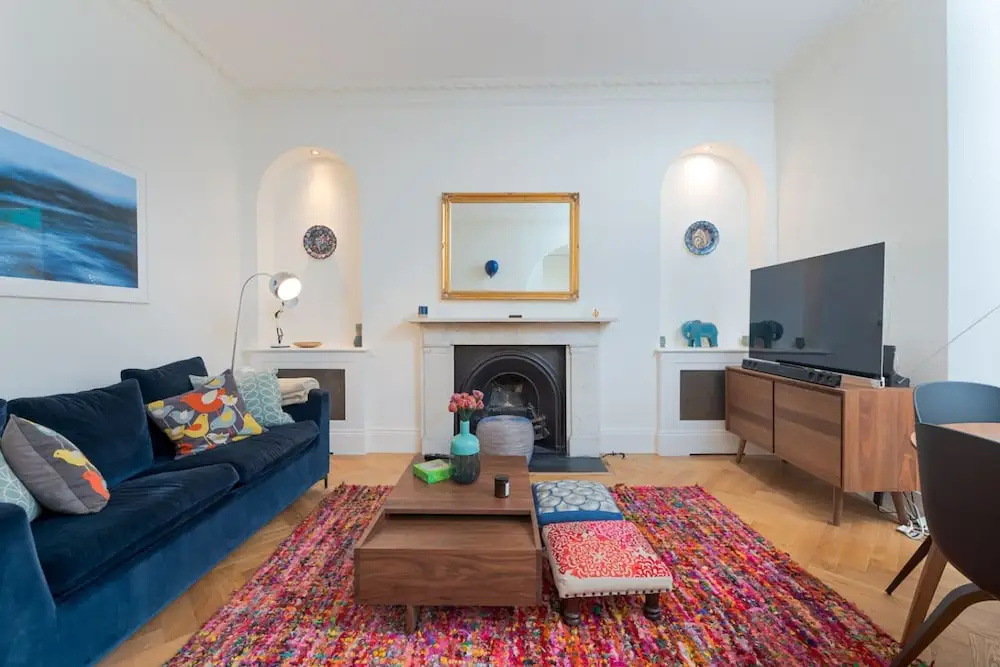 Beautiful Hampstead Home RH6