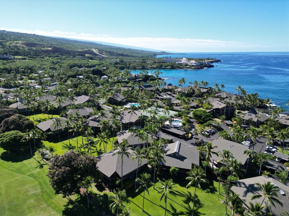 Large 3BR + Loft at Kanaloa Pools, Golf Views & Prime Keauhou Location