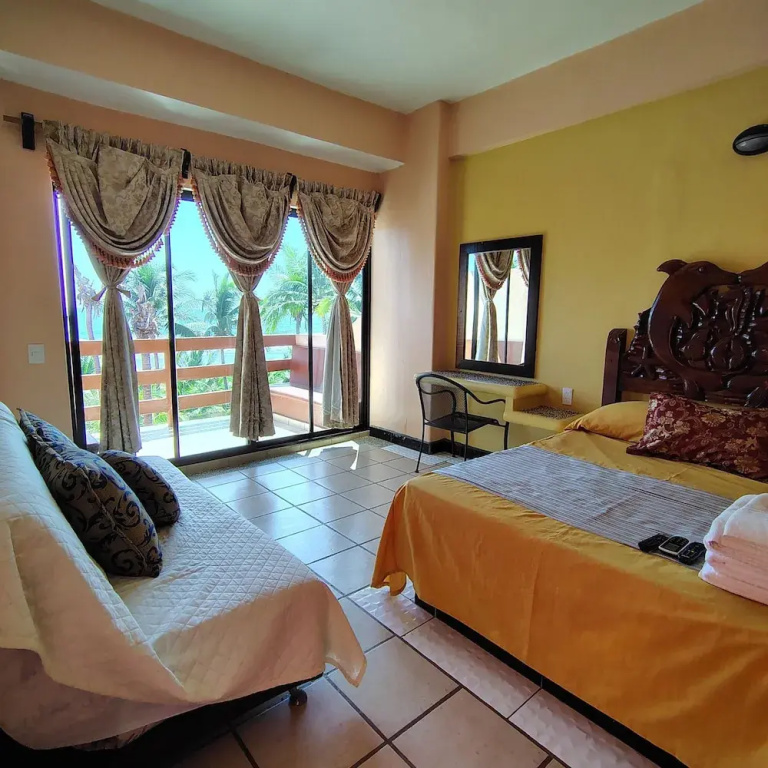 Standard Double room with balcony and with ocean view (full double bed)