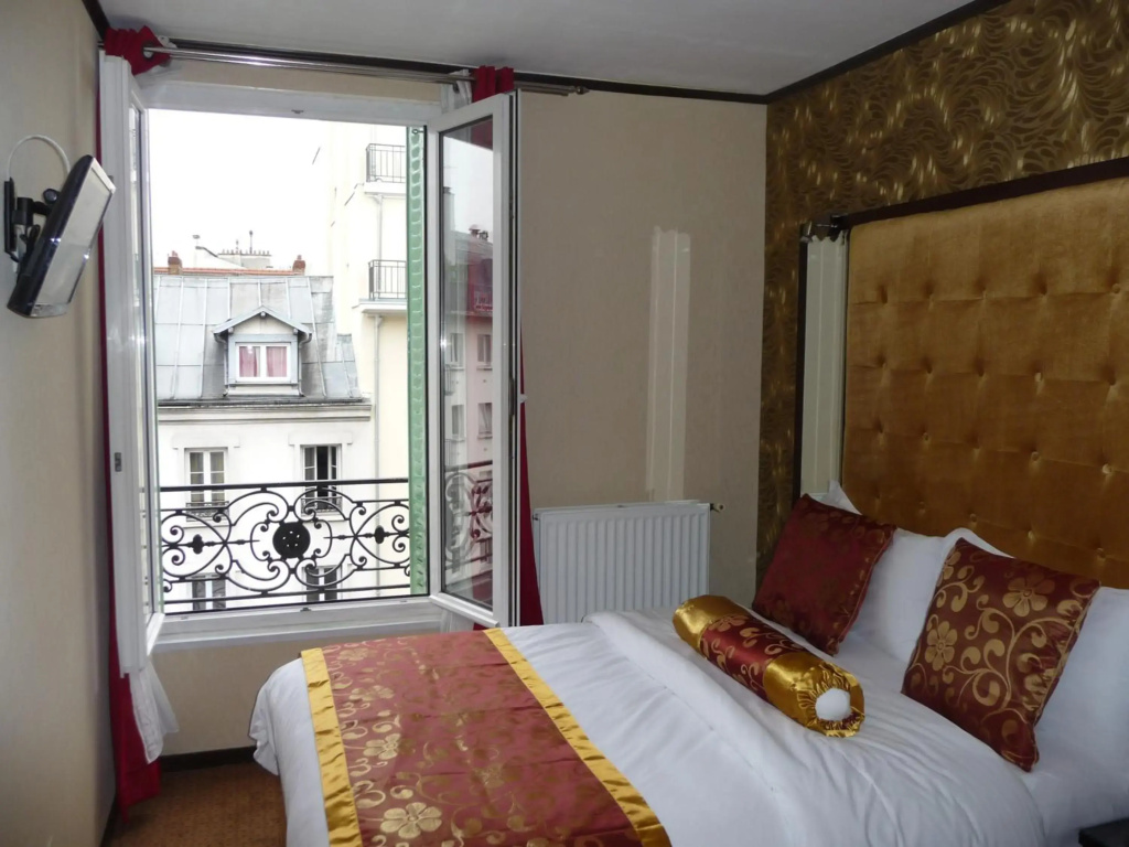 Отель Hotel Des Buttes Chaumont в Париже