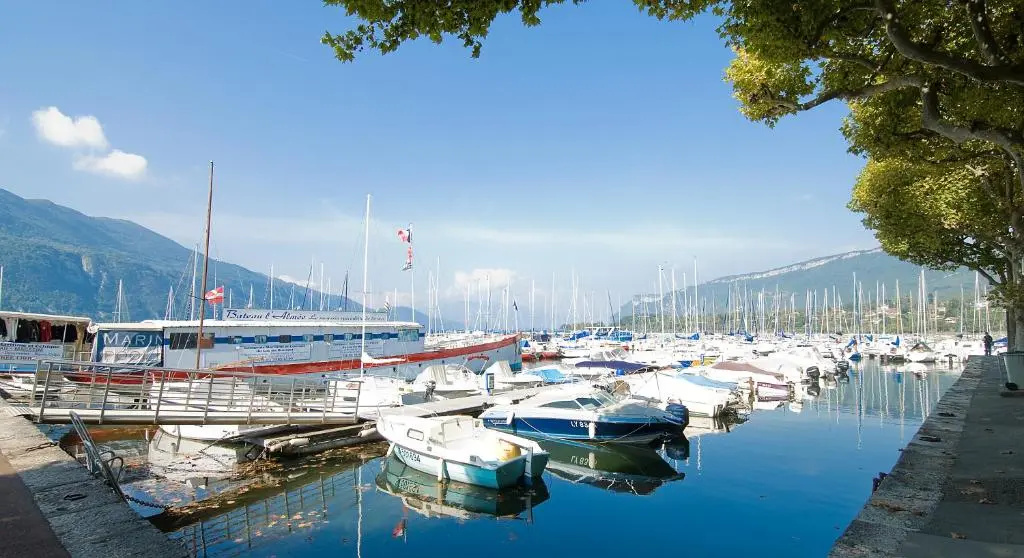 Beach & Waterfront