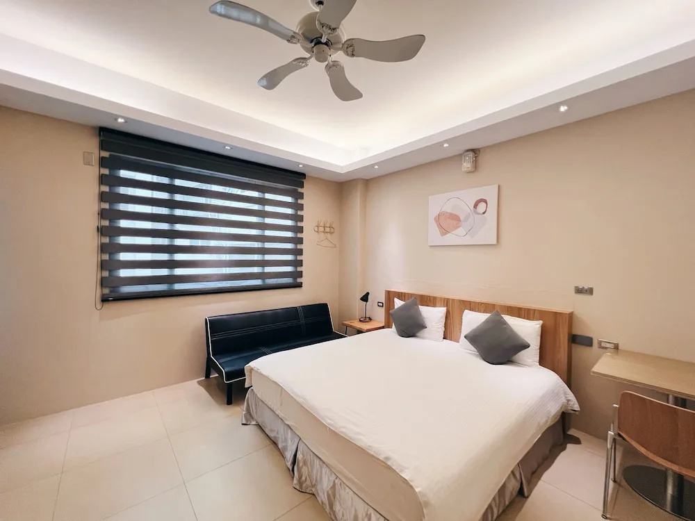 Economy room