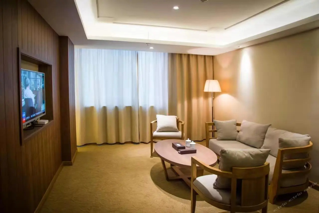 Executive Double Suite full double bed