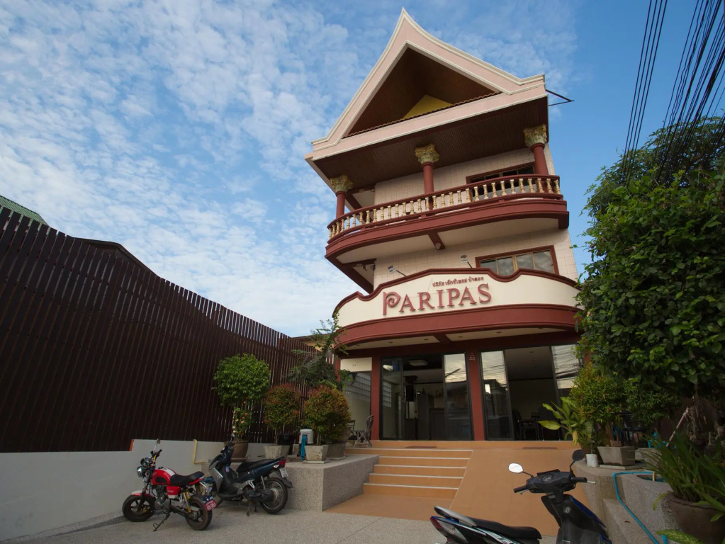Paripas Express Hotel Patong - Chambres