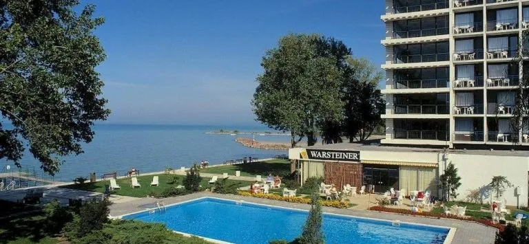 Beach & Waterfront