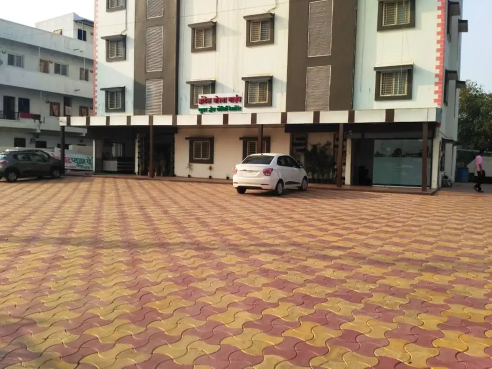 Hotel Morya Garden