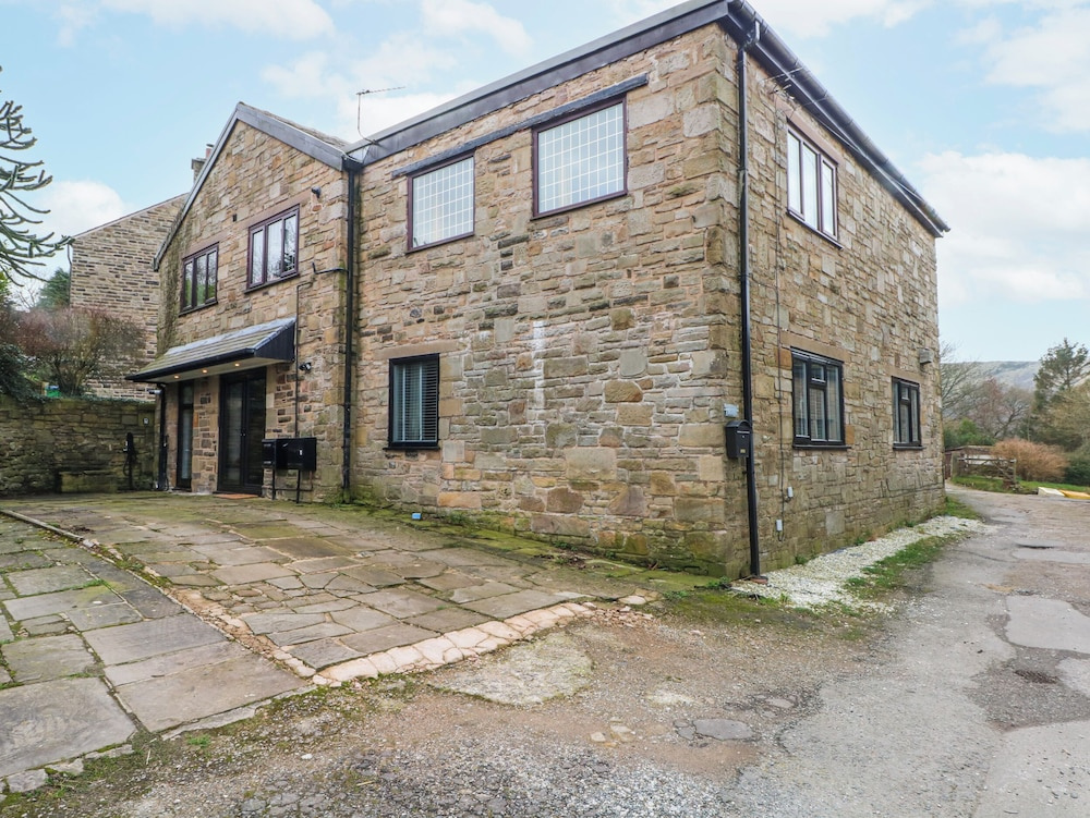 2 Manorhouse Farm