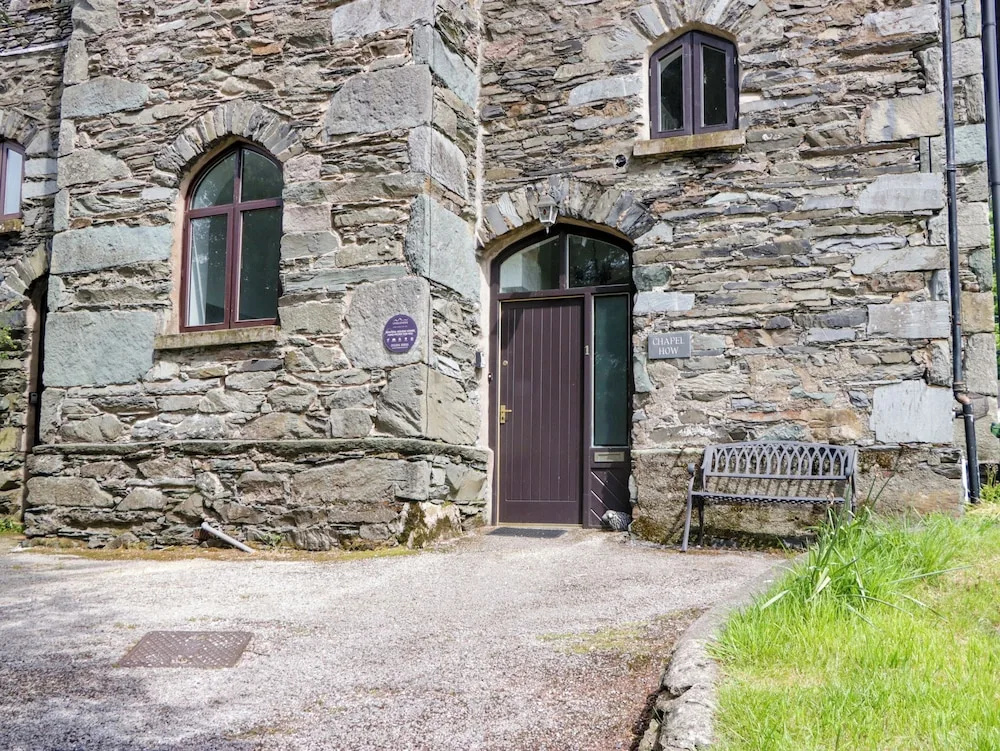 Chapel How