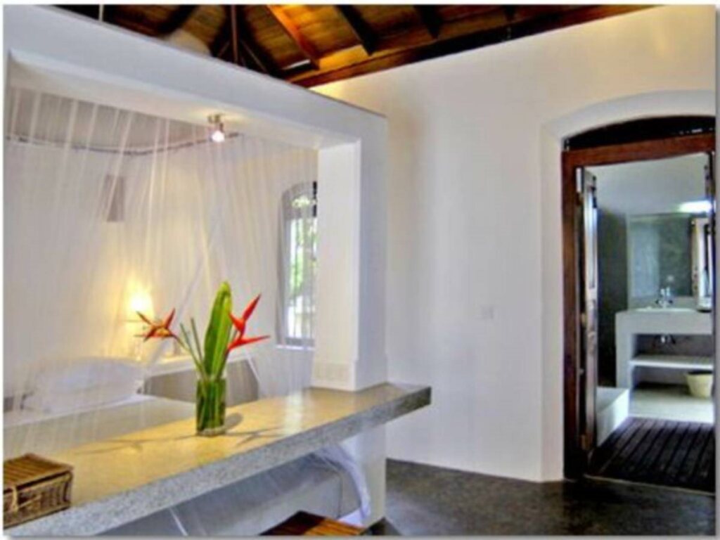 Apa Villa