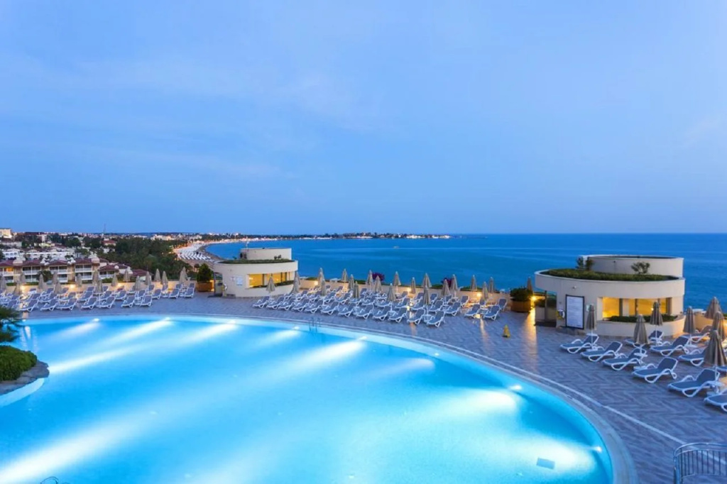 Beach & Waterfront