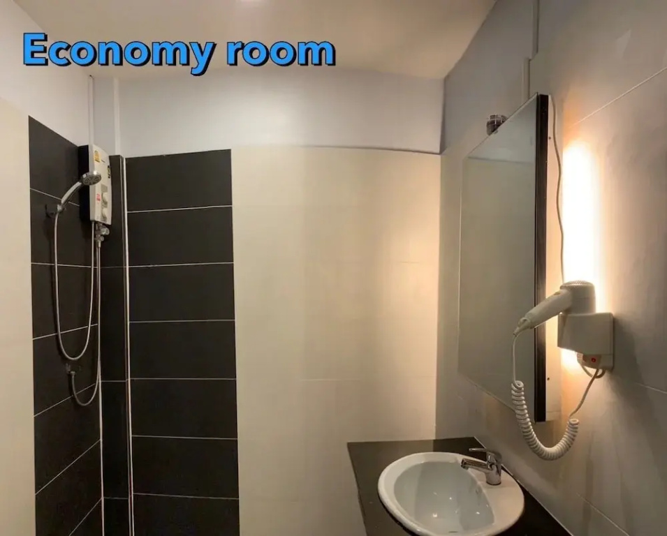 Economy Double room (full double bed)