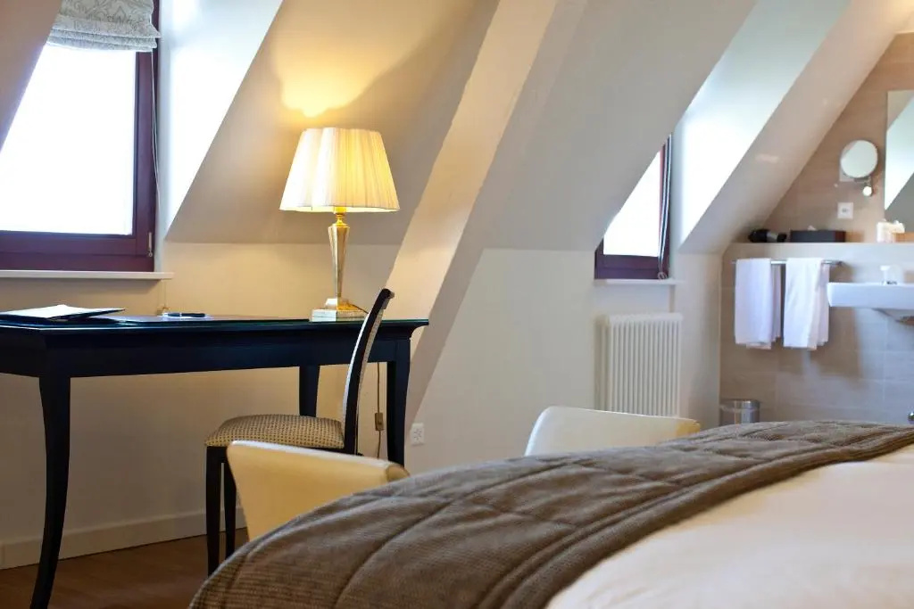 Deluxe room with lake view