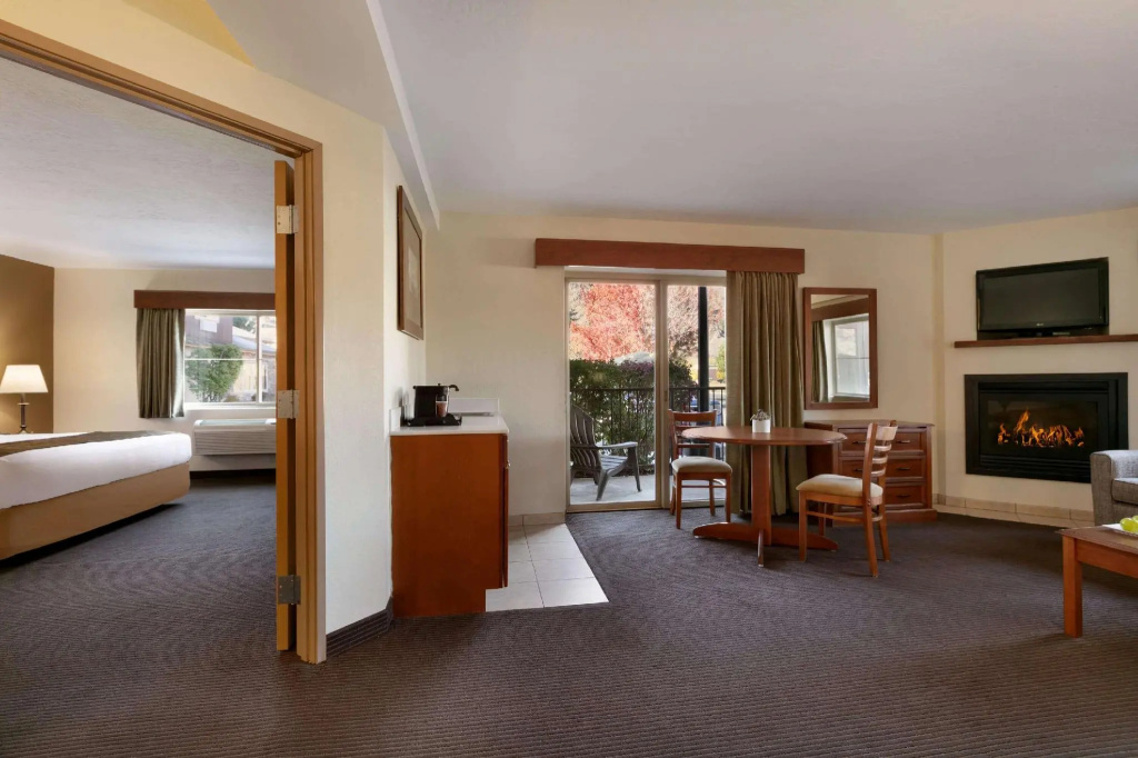 Superior Double Suite (full double bed)