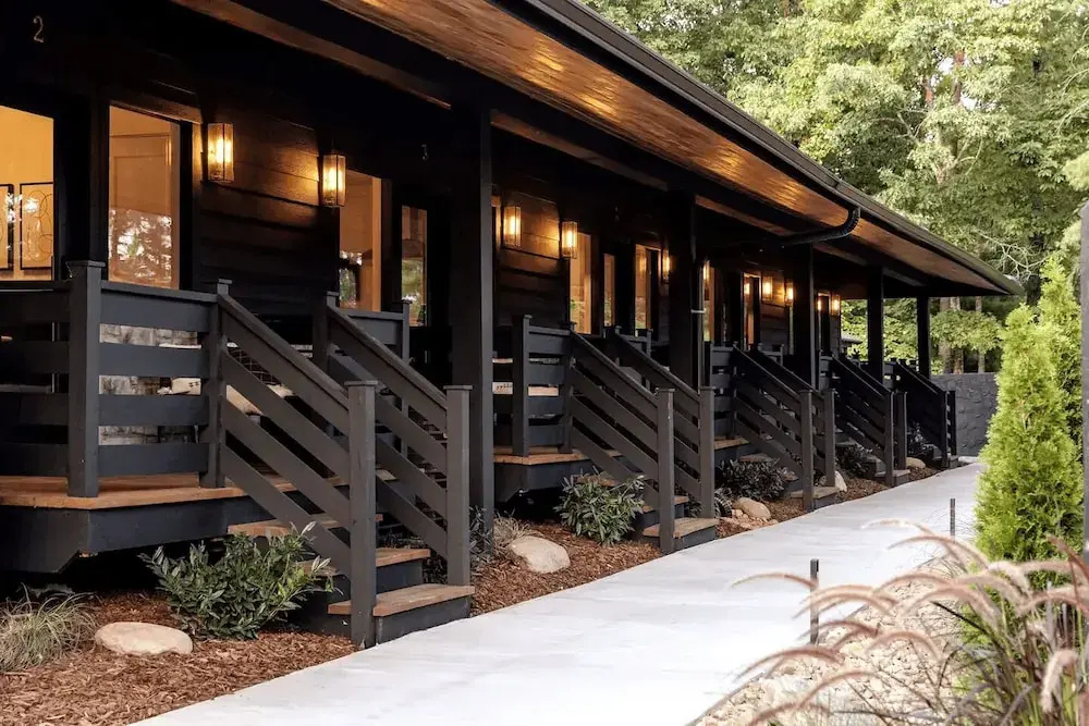 Sleeps 18 3 Suites at Firefly Mountain Lodge by Avantstay Indoor Pool, Hot Tub, Game Room, Firepit, and Playground Minutes From Dollywood