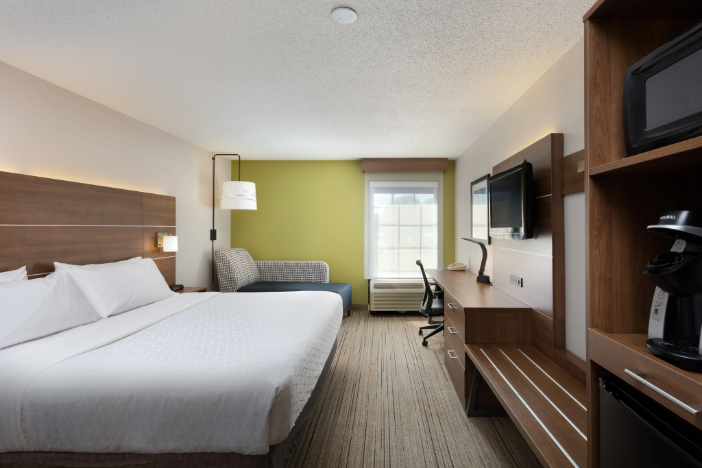 Holiday Inn Express Hotel & Suites Milton East I-10