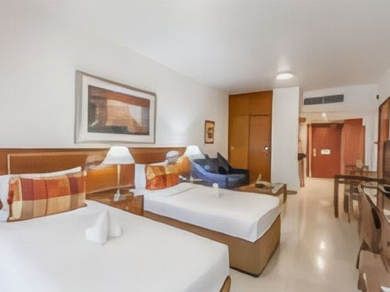 Golden Sands Hotel Apartments