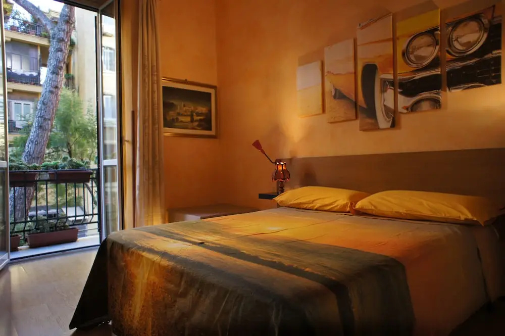 Standard Double room with balcony (full double bed)