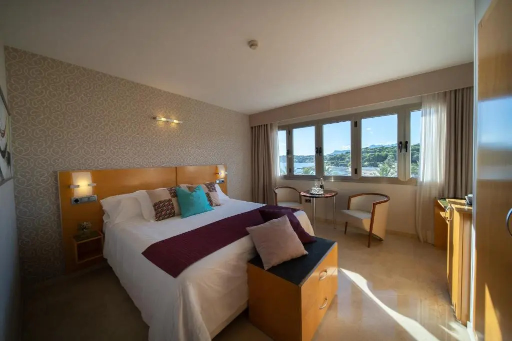 Standard Double room with sea view (full double bed)