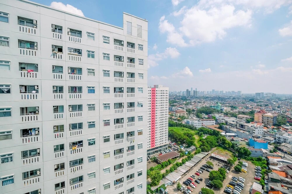 Modern And Stylish Studio At Green Pramuka Apartment